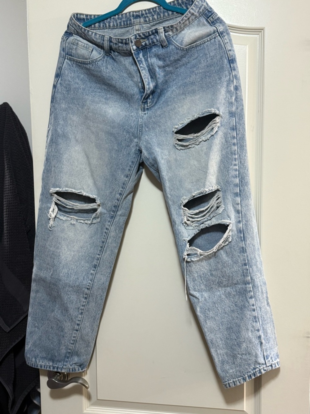 Source Unknown Light Blue Distressed Ankle Jeans